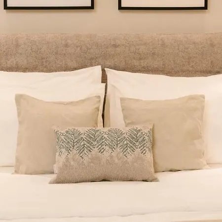 Phaedrus Living: City Center Zenonos Suite Athene Buitenkant foto